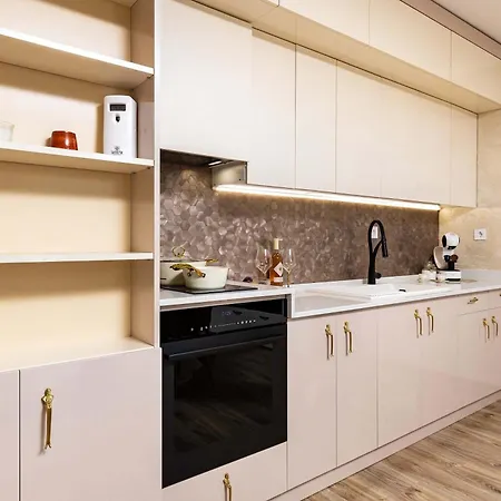 Sunny Modern 1br Retreat With Cozy Balcony Appartement