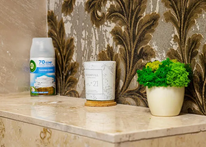 Appartement Sunny Modern 1br Retreat With Cozy Balcony