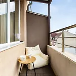 Sunny Modern 1br Retreat With Cozy Balcony Plovdiv