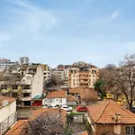 Apartment Sunny Modern 1br Retreat With Cozy Balcony *