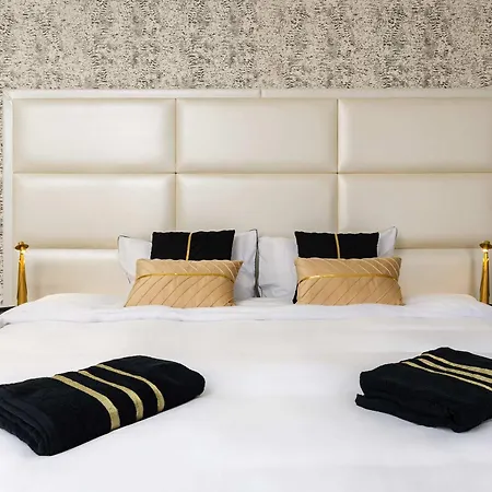 Sunny Modern 1br Retreat With Cozy Balcony 公寓