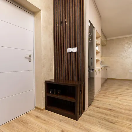 Sunny Modern 1br Retreat With Cozy Balcony Пловдив