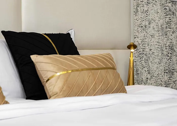 Sunny Modern 1br Retreat With Cozy Balcony 公寓 *