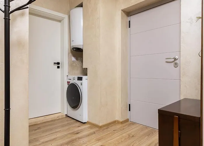 Sunny Modern 1br Retreat With Cozy Balcony * 普罗夫迪夫